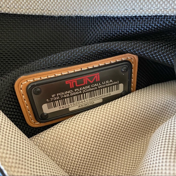 Tumi Santa Monica Whitfield Helmet Leather Nylon Tote Messenger Carry Bag - Picture 12 of 12